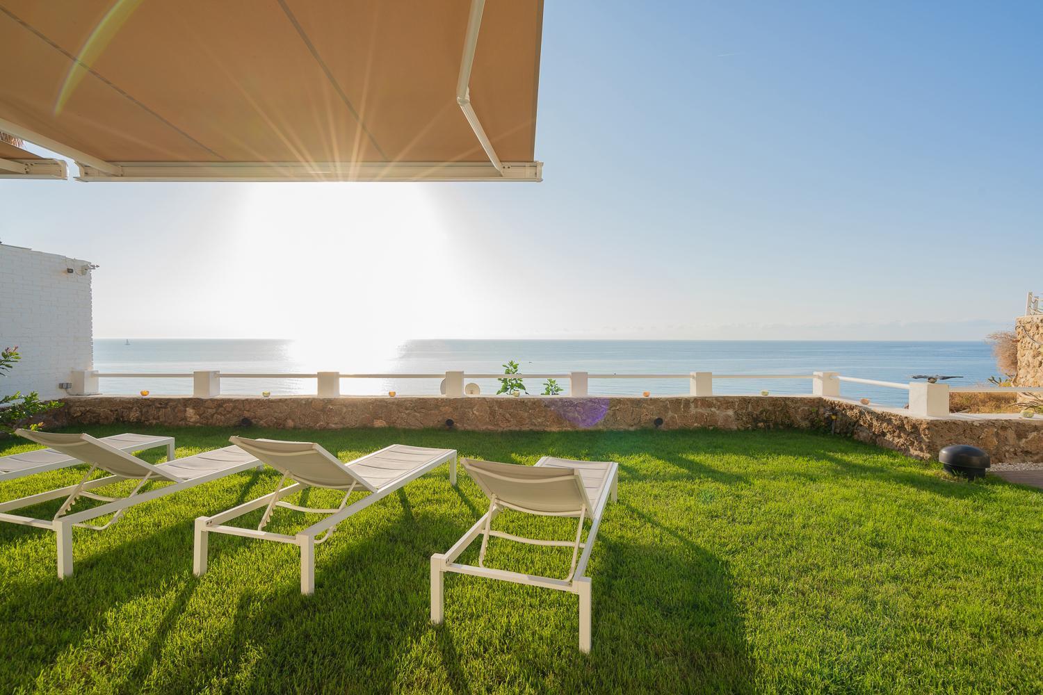 דירות טורמולינוס Private 250Sqm Garden Duplex, Jacuzzi, Cinema, Sea View Escape מראה חיצוני תמונה