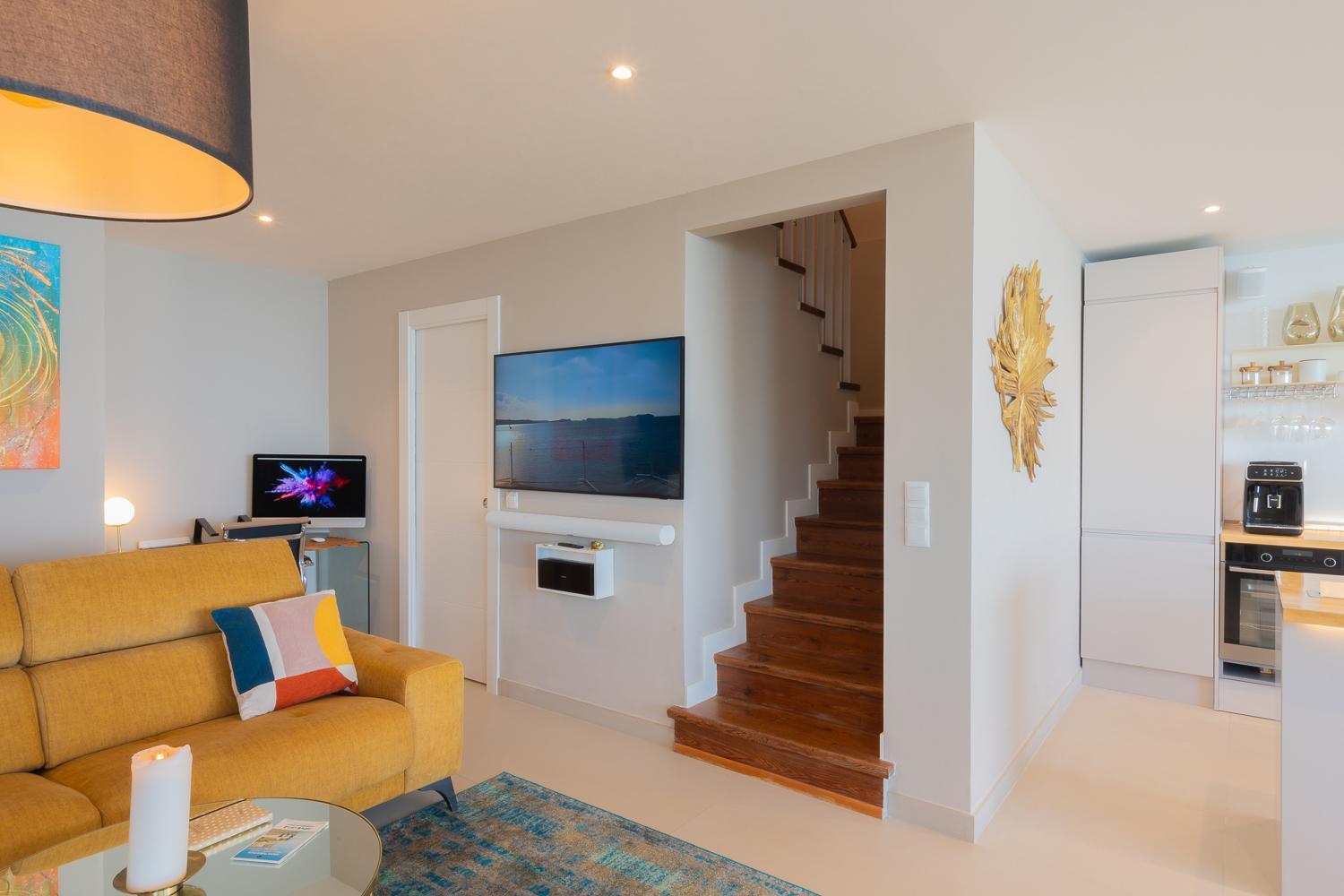 דירות טורמולינוס Private 250Sqm Garden Duplex, Jacuzzi, Cinema, Sea View Escape מראה חיצוני תמונה