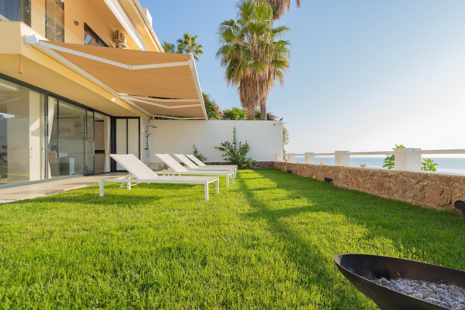 דירות טורמולינוס Private 250Sqm Garden Duplex, Jacuzzi, Cinema, Sea View Escape מראה חיצוני תמונה