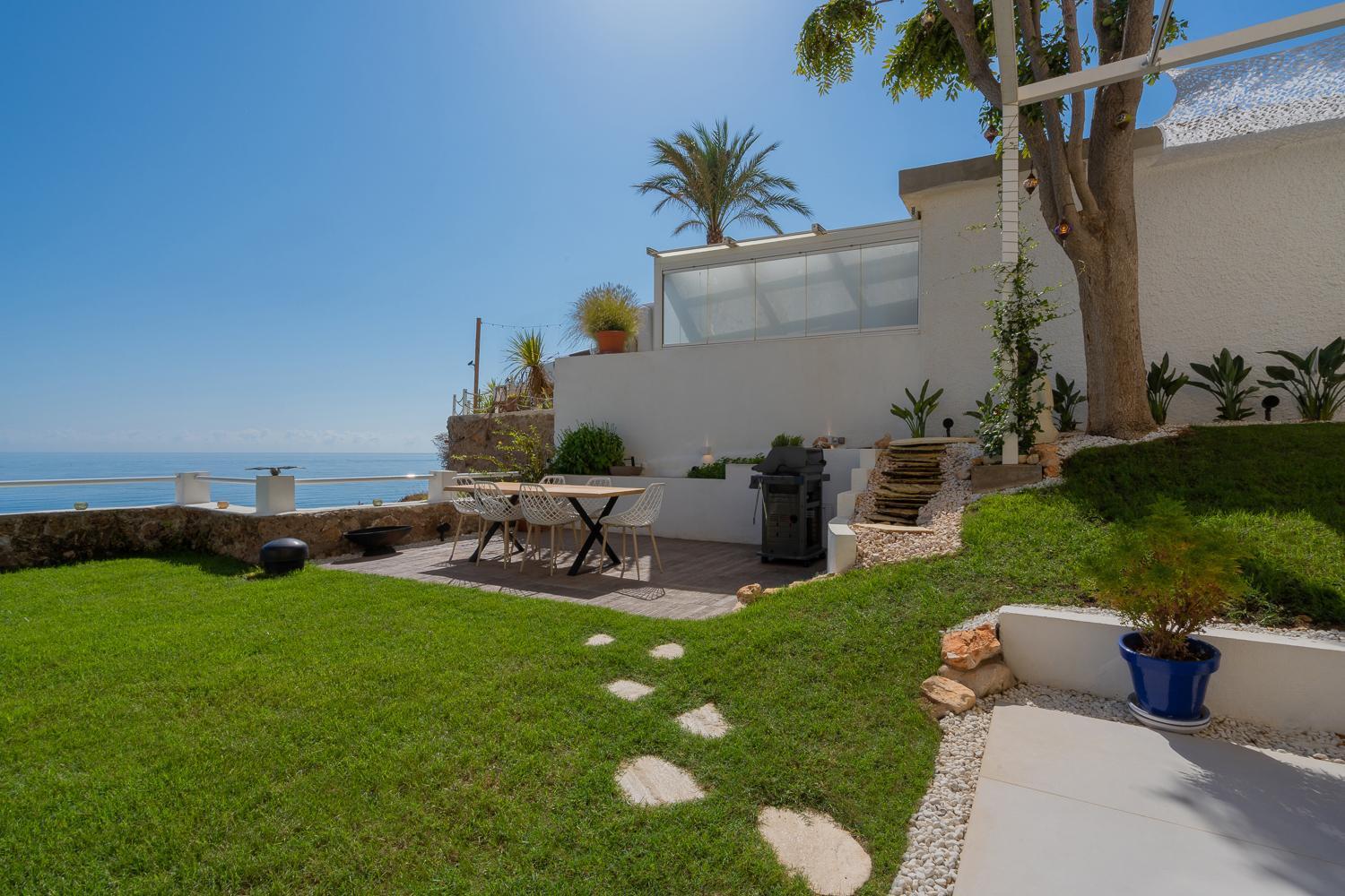 דירות טורמולינוס Private 250Sqm Garden Duplex, Jacuzzi, Cinema, Sea View Escape מראה חיצוני תמונה
