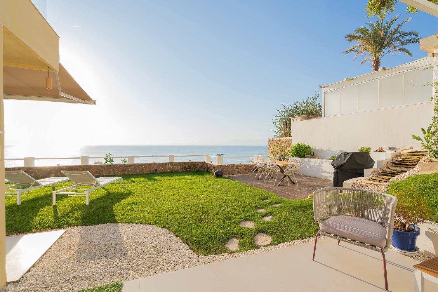 דירות טורמולינוס Private 250Sqm Garden Duplex, Jacuzzi, Cinema, Sea View Escape מראה חיצוני תמונה