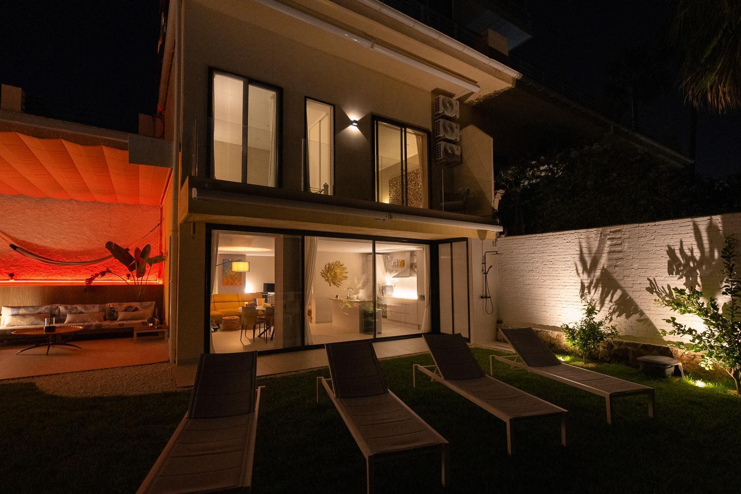 דירות טורמולינוס Private 250Sqm Garden Duplex, Jacuzzi, Cinema, Sea View Escape מראה חיצוני תמונה