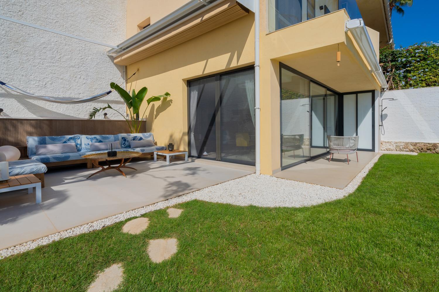 דירות טורמולינוס Private 250Sqm Garden Duplex, Jacuzzi, Cinema, Sea View Escape מראה חיצוני תמונה