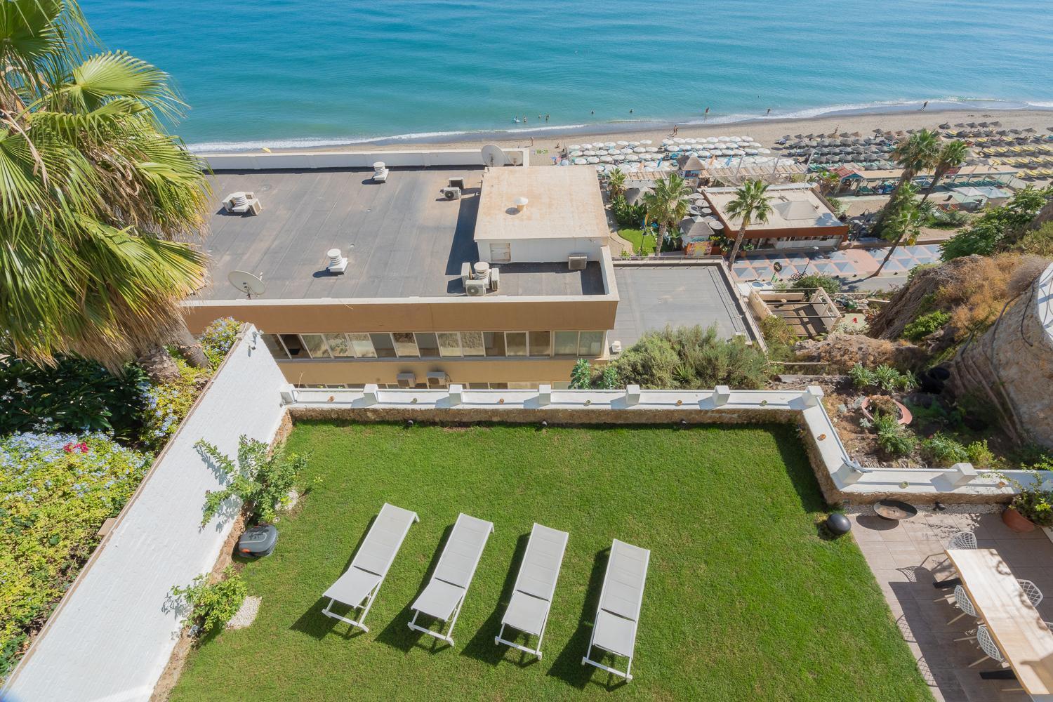 דירות טורמולינוס Private 250Sqm Garden Duplex, Jacuzzi, Cinema, Sea View Escape מראה חיצוני תמונה