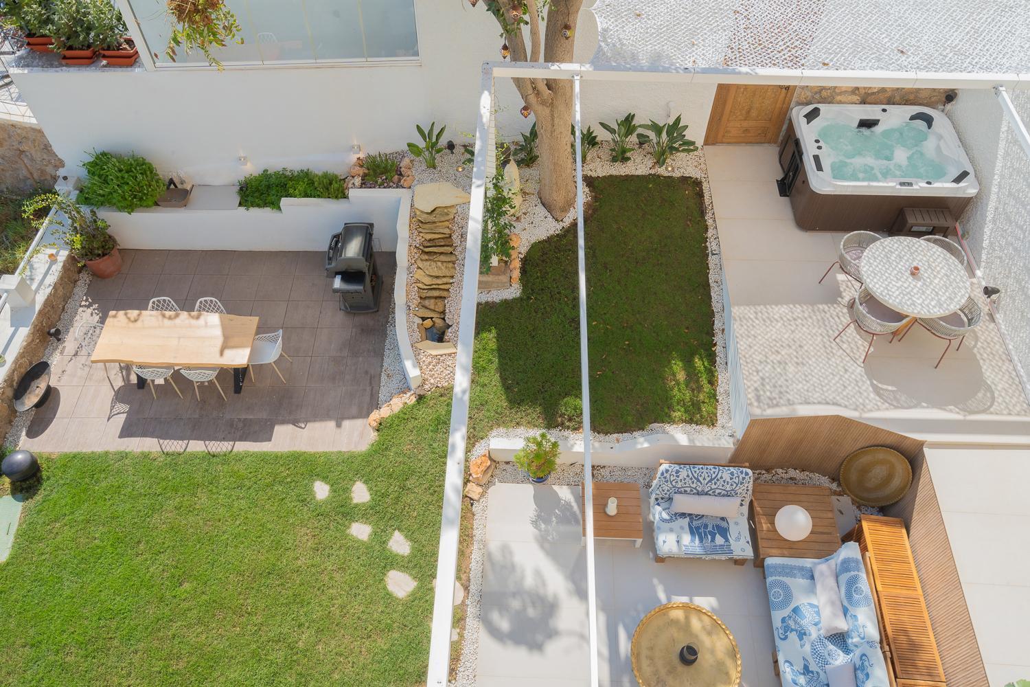דירות טורמולינוס Private 250Sqm Garden Duplex, Jacuzzi, Cinema, Sea View Escape מראה חיצוני תמונה